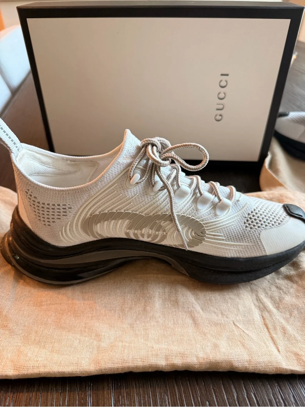 Gucci Run Technical Knit Sneakers White Grey Black Women’s size 9